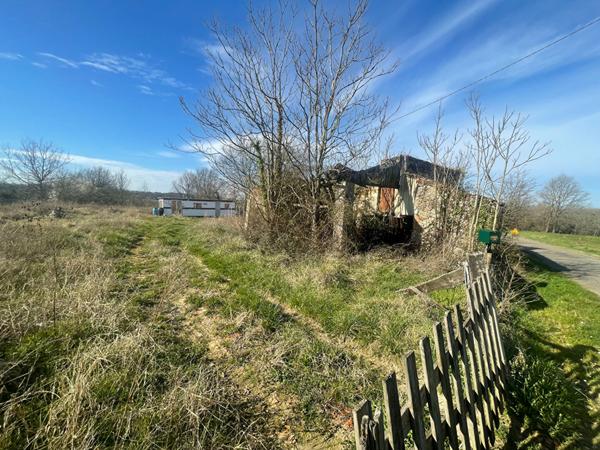 Sur la commune de BOURRAN maison à restaurer