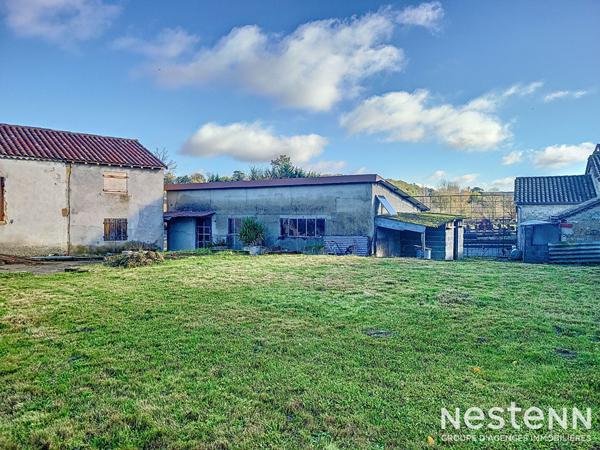 A Vendre Maison à rénover de 106 m² au sol avec dépendance et jardin située entre Agen et Condom