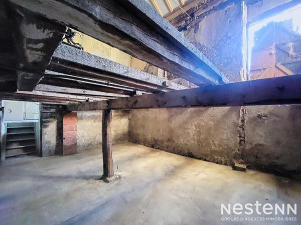 A Vendre Maison à rénover de 106 m² au sol avec dépendance et jardin située entre Agen et Condom