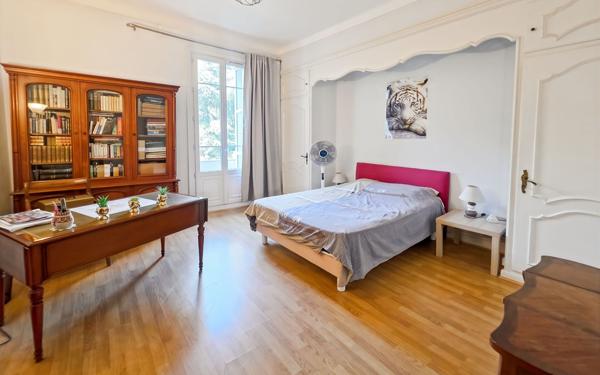 Appartement à vendre    3 pièces • 107,59 m2 Nice