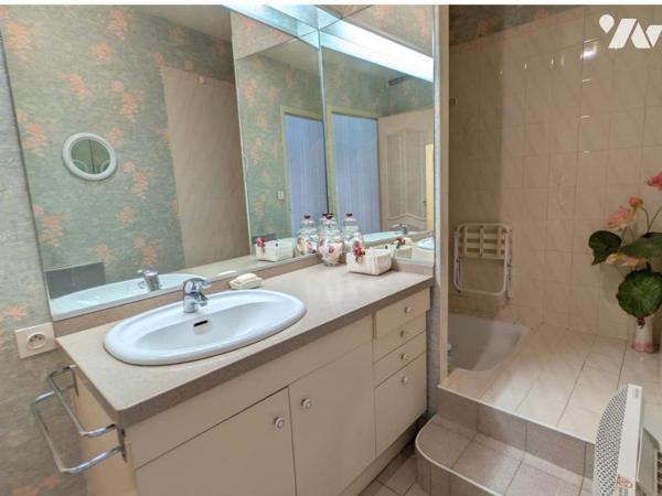 Place JEAN JAURES - Appartement T2bis avec garage et cave 