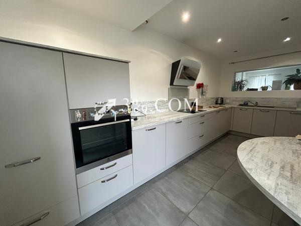 Maison 6 pièce(s) 4 chambre(s) 121 m²