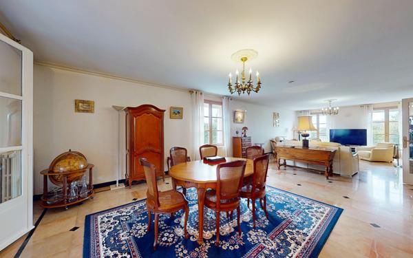 Maison à vendre    7 pièces • 283 m2 Givry