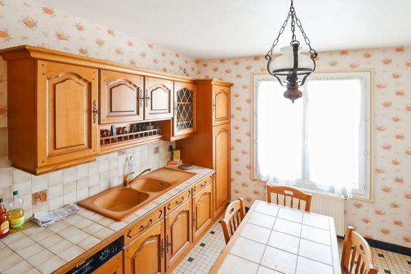 Maison Individuelle sur sous-sol de 65 m² environ - 4 pièces - 1 voir 2 Chambres - Garage -Parcelle 700 m² -MAGNAC LAVAL (87)
