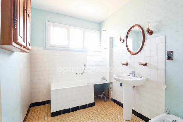 Maison Individuelle sur sous-sol de 65 m² environ - 4 pièces - 1 voir 2 Chambres - Garage -Parcelle 700 m² -MAGNAC LAVAL (87)