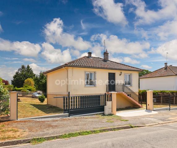 Maison Individuelle sur sous-sol de 65 m² environ - 4 pièces - 1 voir 2 Chambres - Garage -Parcelle 700 m² -MAGNAC LAVAL (87)