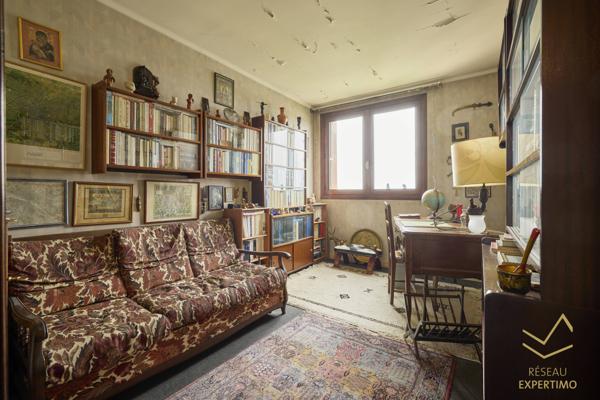 Fresnes (94260) Appartement spacieux au dernier étage.