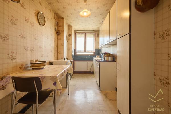 Fresnes (94260) Appartement spacieux au dernier étage.