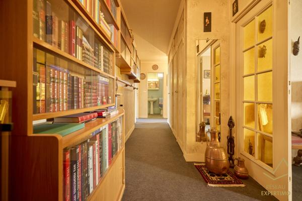 Fresnes (94260) Appartement spacieux au dernier étage.