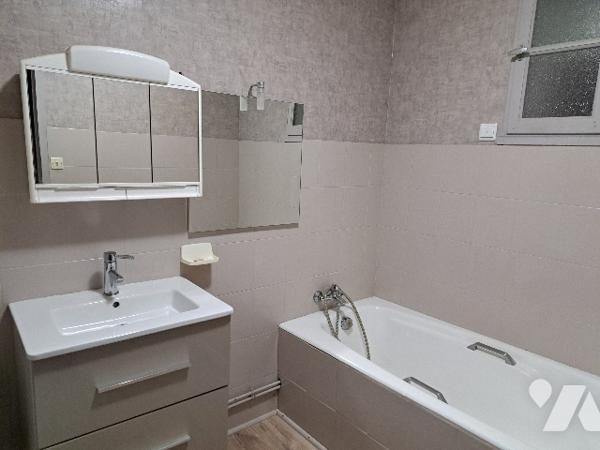 Maison jumelée en très bon état