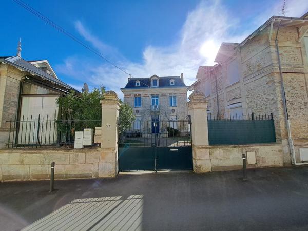 Emplacement idéal pour ce T2