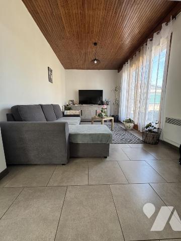 Maison plain-pied 3 chambres, deux garages, une salle d'eau, un wc, 707 m² terrain 