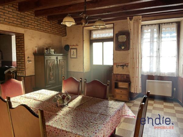 MAISON DANS MONCONTOUR PROCHE DES COMMERCES