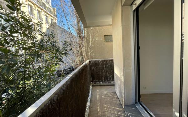 Appartement à louer    3 pièces • 58,18 m2 Paris 15