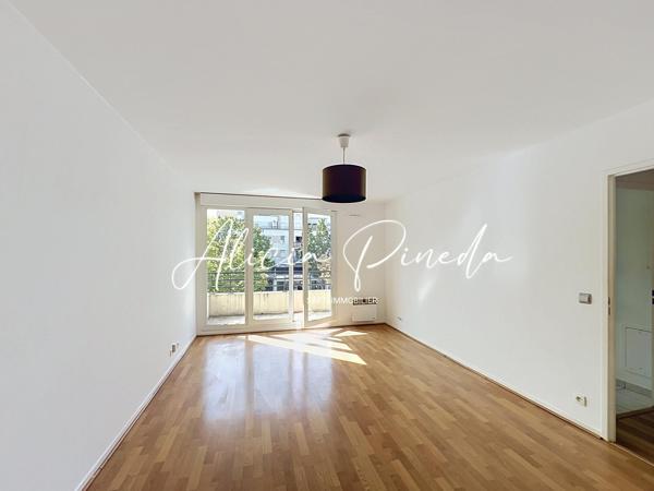 T2 lumineux plein sud avec balcon & parking