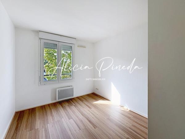 T2 lumineux plein sud avec balcon & parking