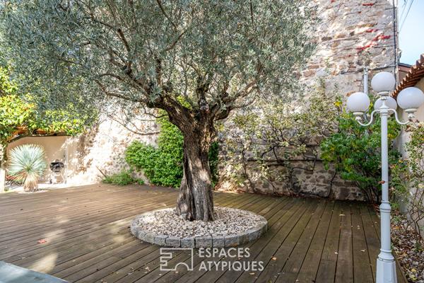 En Ardèche, une maison de rue indépendante, à découvrir.