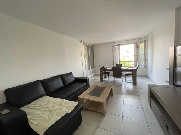 A LOUER -  AIX EN PROVENCE - T3 MEUBLE AVEC TERRASSE + PK