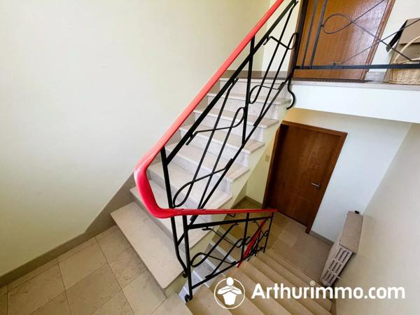 Vente                                                      Maison
                        
                     8 pièces                      198 m2                     à Seloncourt