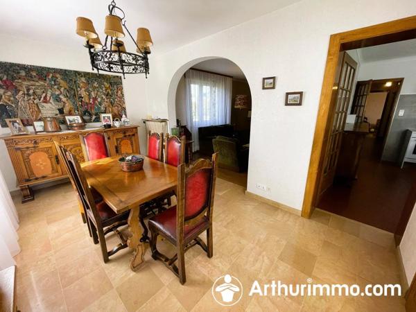 Vente                                                      Maison
                        
                     8 pièces                      198 m2                     à Seloncourt