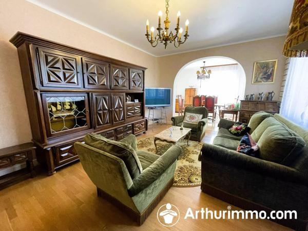 Vente                                                      Maison
                        
                     8 pièces                      198 m2                     à Seloncourt