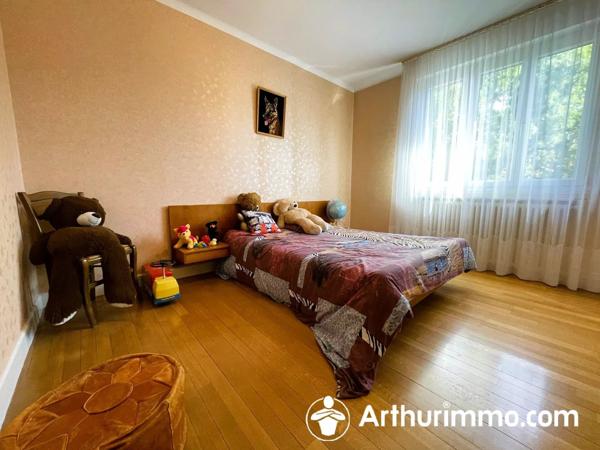Vente                                                      Maison
                        
                     8 pièces                      198 m2                     à Seloncourt