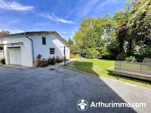 Vente                                                      Maison
                        
                     8 pièces                      198 m2                     à Seloncourt