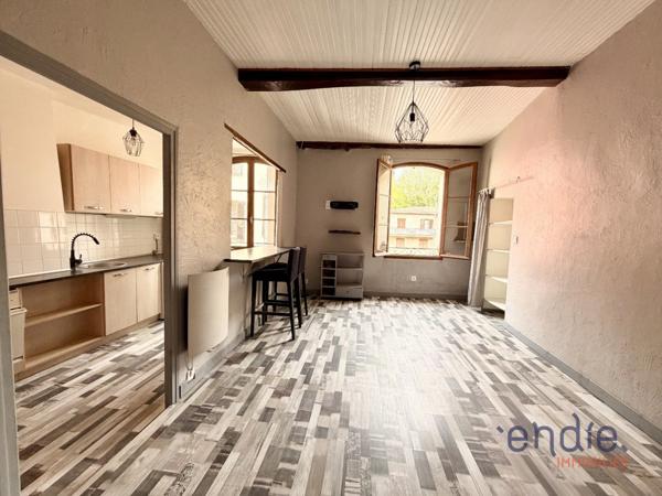 LORGUES APPARTEMENT AVEC GRENIER