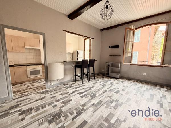 LORGUES APPARTEMENT AVEC GRENIER
