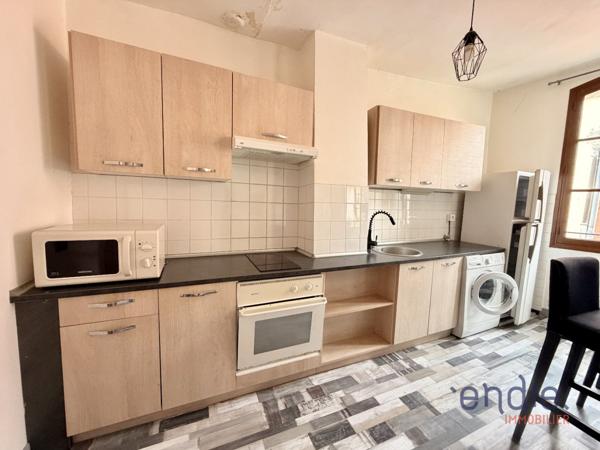 LORGUES APPARTEMENT AVEC GRENIER
