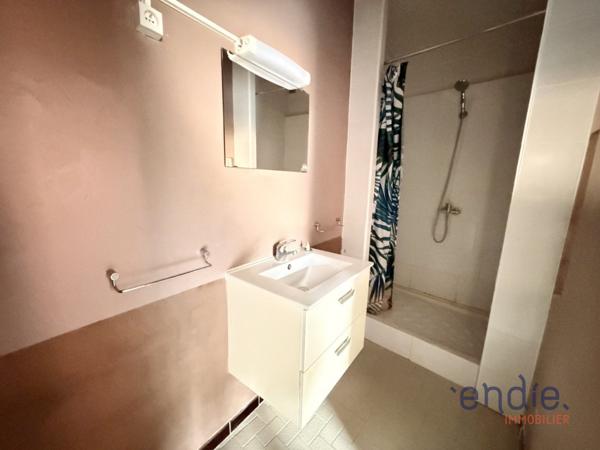 LORGUES APPARTEMENT AVEC GRENIER