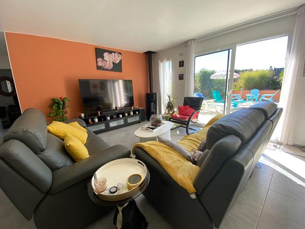 Charmante maison contemporaine de plain-pied avec piscine à Languidic , Languidic