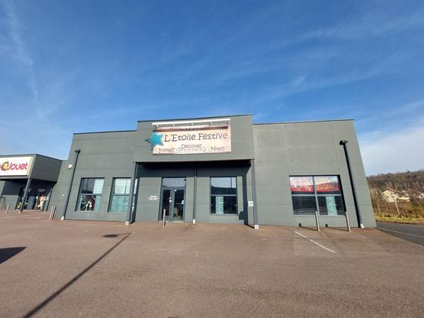 Location local commercial près de SAINT AVOLD - 401 m² - 4 600 €/mois