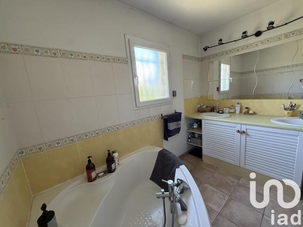 Maison traditionnelle 4 pièces de 133 m² à Baziège (31450)