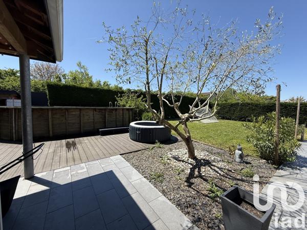 Maison traditionnelle 4 pièces de 133 m² à Baziège (31450)