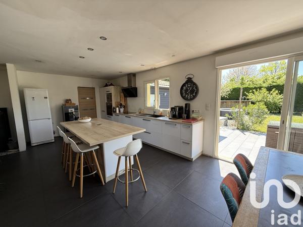 Maison traditionnelle 4 pièces de 133 m² à Baziège (31450)