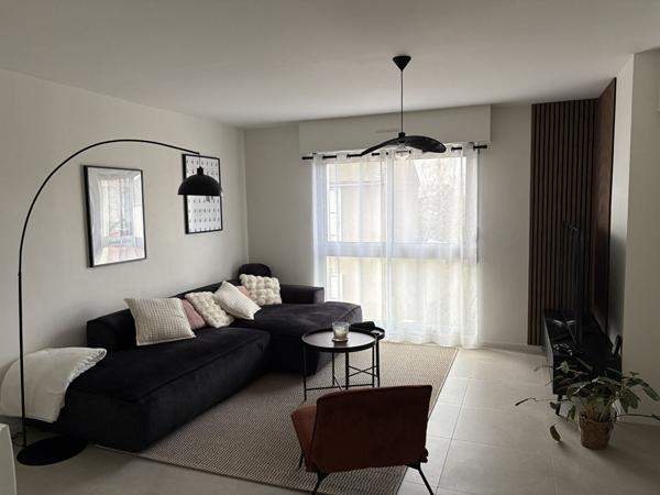 Très bel appartement de 89 m² à Bressuire avec 2 chambres et un garage fermé