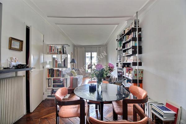 Appartement Paris 2/3 pièces de 47.90 m2 - 2 balcons