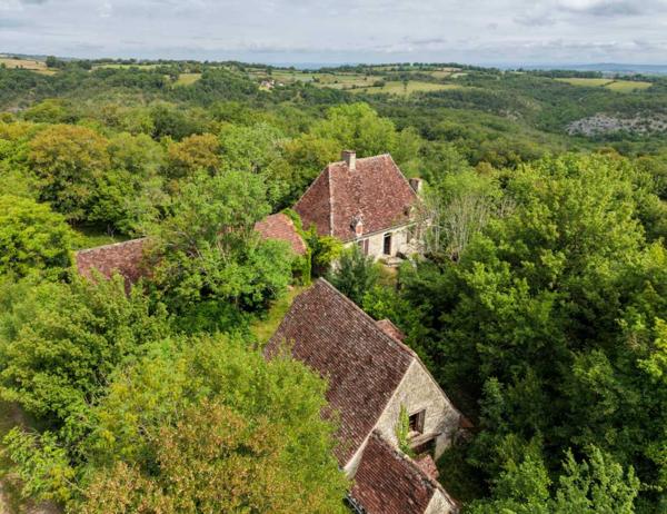 Maison ancienne - Gourdon SECTEUR GOURDON - Charme et authenticité pour cet Ensemble en pierre sur 2ha2 avec vue panoramique