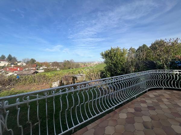 Saint Pierre De Chandieu 5 pièces 123.98 m2 sur 865m² de parcelle - DPE :F