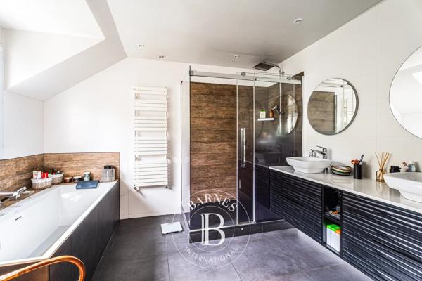 Ville-d'Avray, Maison de ville 3 Chambres -  210 m² à vendre