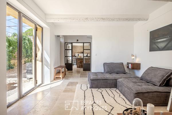 Maison de village à la rénovation chic et élégante