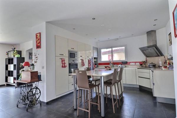 Maison récente proche du centre