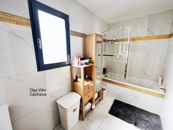 Villa contemporaine 6 pièces BEZIERS (34) GARAGE - PISCINE - PLACES DE PARKING EXTERIEUR- surface au sol 155 m² environ