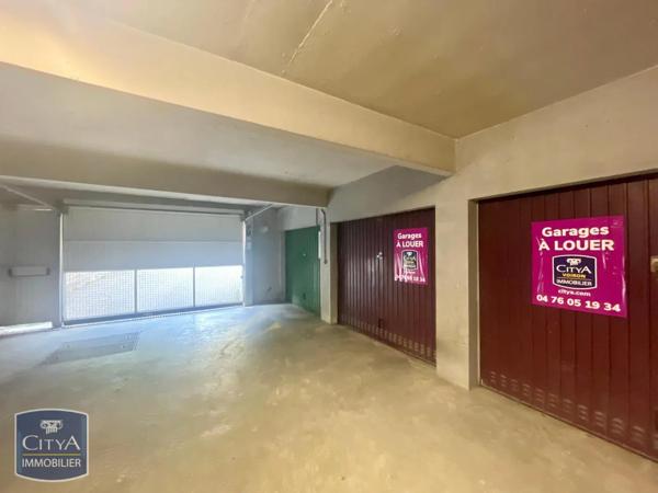 Parking à louer 15m² Voiron (38500)
