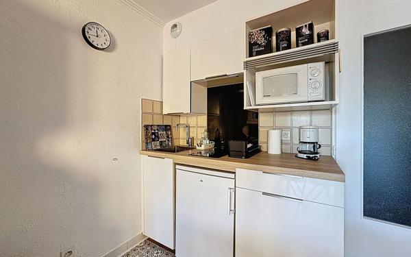 Appartement à vendre    1 pièce • 27 m2 Fréjus