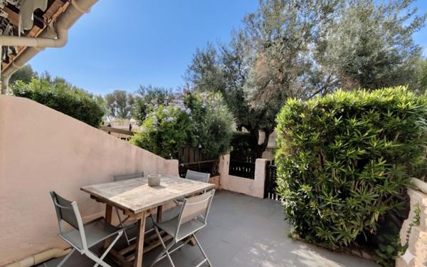 Maison à vendre    2 pièces •  Sanary-sur-Mer