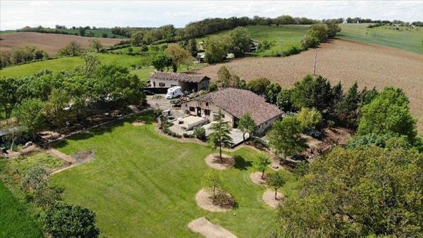 Maison à vendre |  Mauvezin |  9 pièces | 268 m²