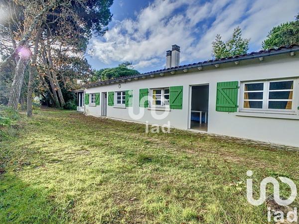 Maison traditionnelle 8 pièces de 123 m² à La Couarde-sur-Mer (17670)