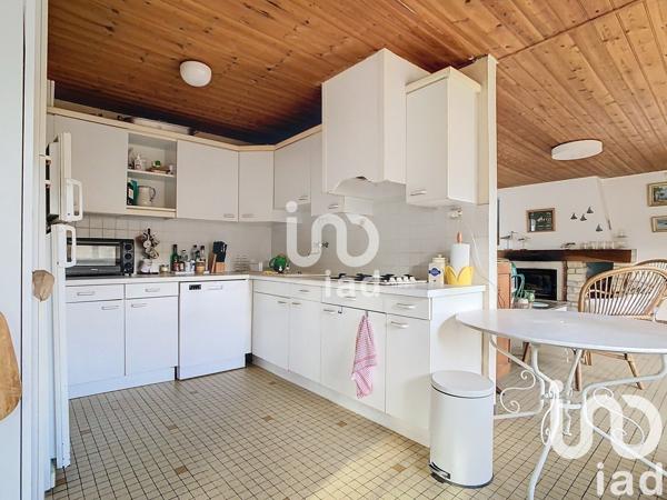 Maison traditionnelle 8 pièces de 123 m² à La Couarde-sur-Mer (17670)